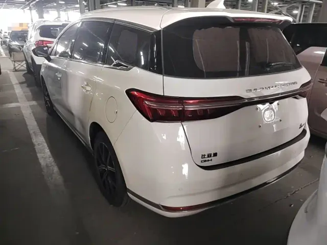 BYD Song MAX — Фото автомобиля 4