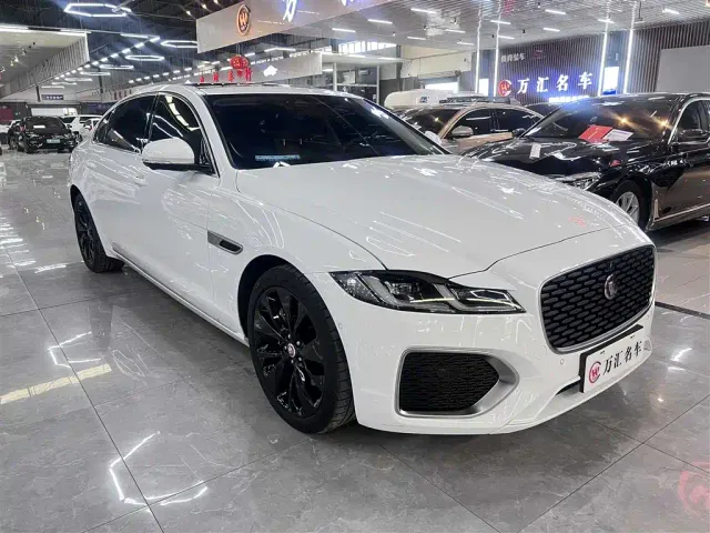 Jaguar XFL — Фото автомобиля 3