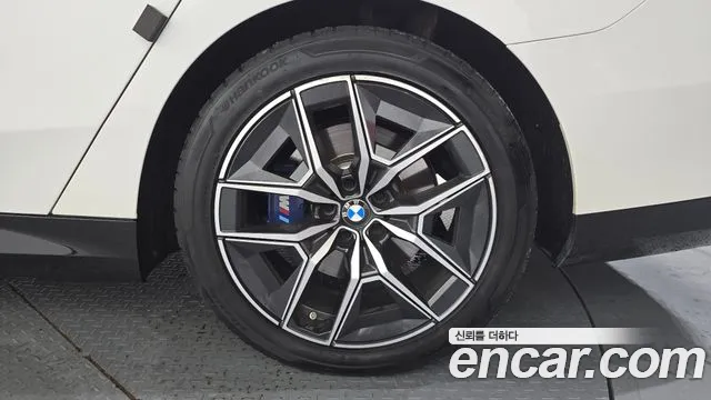 BMW 5-Series — Фото автомобиля 19