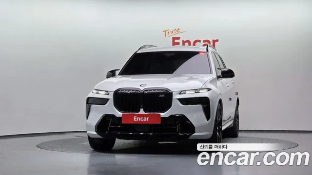 BMW X7 M60i xDrive M Sport 6 мест — Фото автомобиля 3