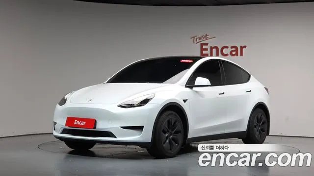Tesla Model Y — Фото автомобиля 2