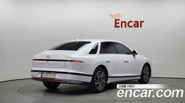 Hyundai Grandeur GN7 — Фото автомобиля 2
