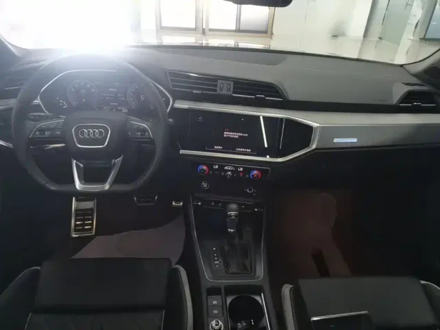 Audi Q3 — Фото автомобиля 9