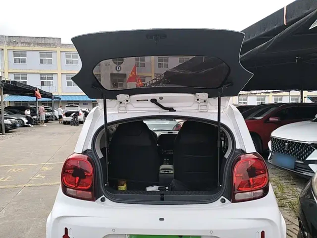 Roewe Clever — Фото автомобиля 14