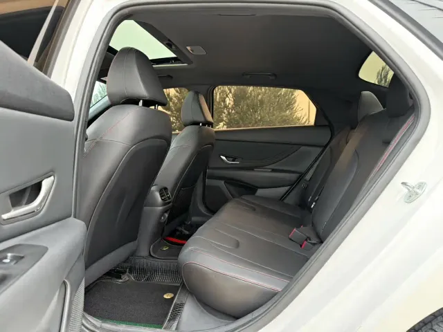 Hyundai Elantra — Фото автомобиля 14