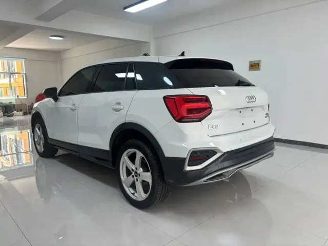 Audi Q2L — Фото автомобиля 13