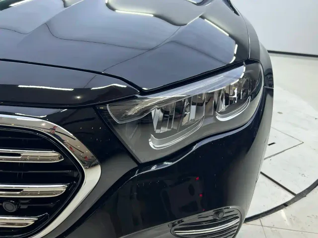 Mercedes-Benz E-Class — Фото автомобиля 7