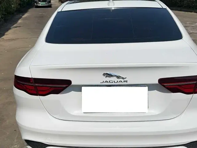 Jaguar XEL — Фото автомобиля 9