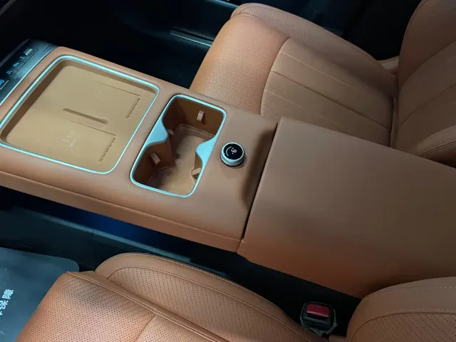 BYD FangChengBao Titanium 7 — Фото автомобиля 11