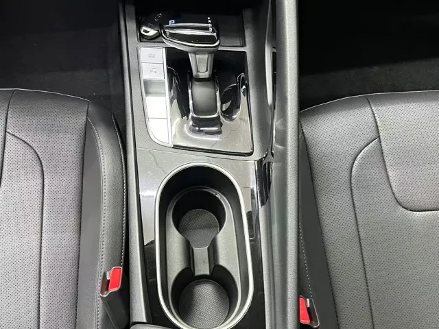 Hyundai Elantra — Фото автомобиля 12