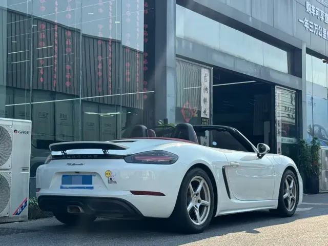 Porsche 718 — Фото автомобиля 8