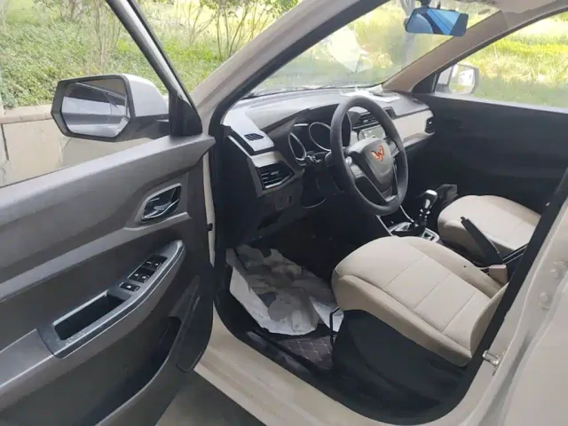 Wuling Hongguang — Фото автомобиля 15