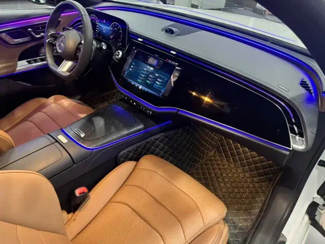 Mercedes-Benz E-Class — Фото автомобиля 20
