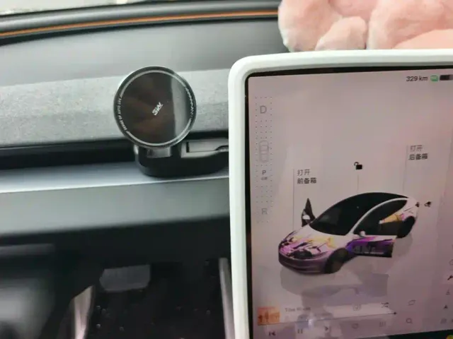 Tesla Model 3 — Фото автомобиля 16