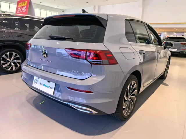 Volkswagen Golf — Фото автомобиля 3