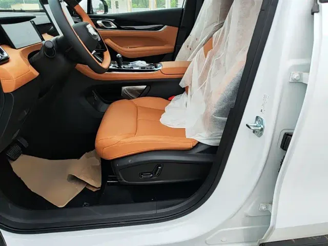 Geely Boyue L — Фото автомобиля 14