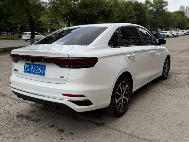 Geely Emgrand — Фото автомобиля 6