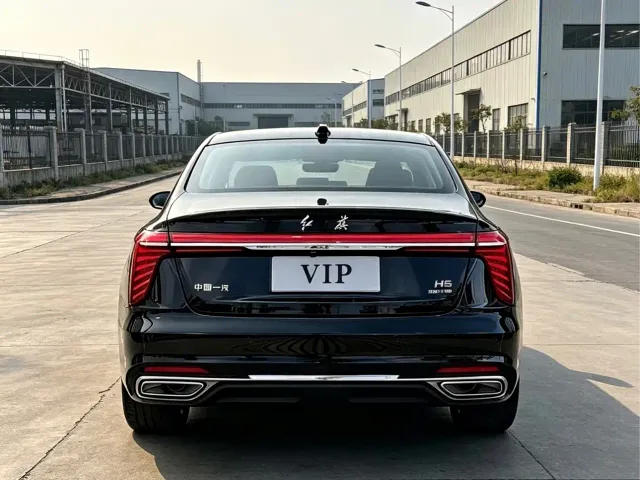 Hongqi H5 — Фото автомобиля 3