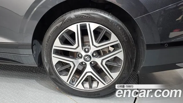 Hyundai Grandeur GN7 — Фото автомобиля 6