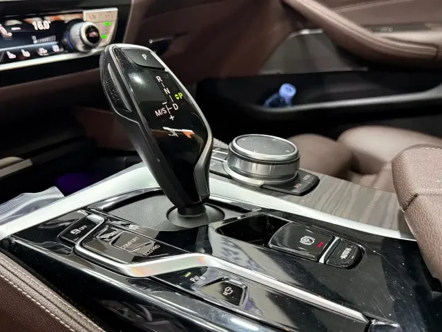 BMW 5 Series — Фото автомобиля 14