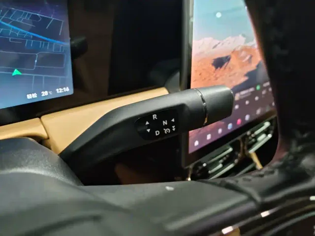 Leapmotor C11 — Фото автомобиля 13