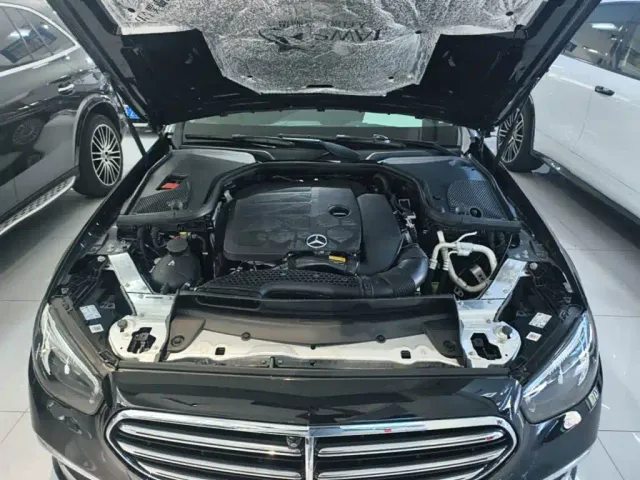 Mercedes-Benz E-Class — Фото автомобиля 19