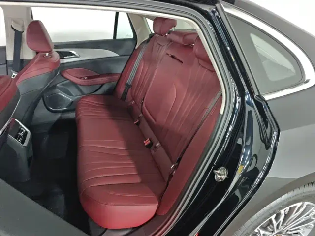Hongqi H5 — Фото автомобиля 16