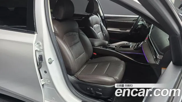 Hyundai Grandeur (New) Hybrid — Фото автомобиля 12