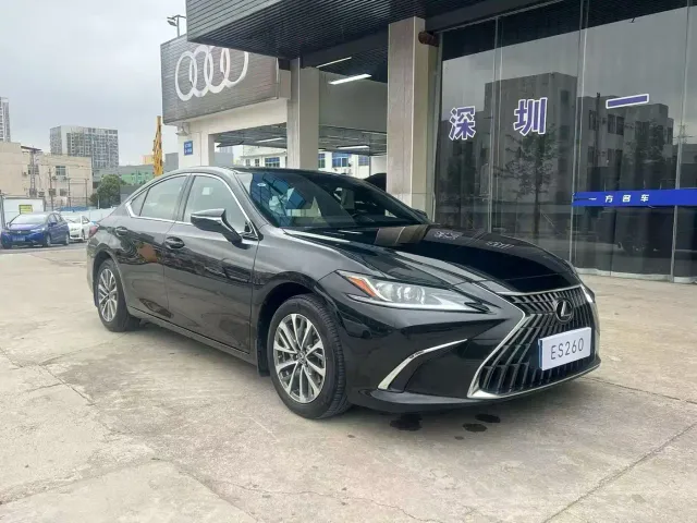Lexus ES — Фото автомобиля 3