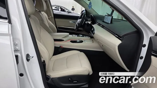 Genesis GV70 — Фото автомобиля 16