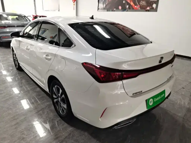 Changan Eado — Фото автомобиля 4