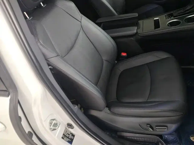Toyota Sienna — Фото автомобиля 24