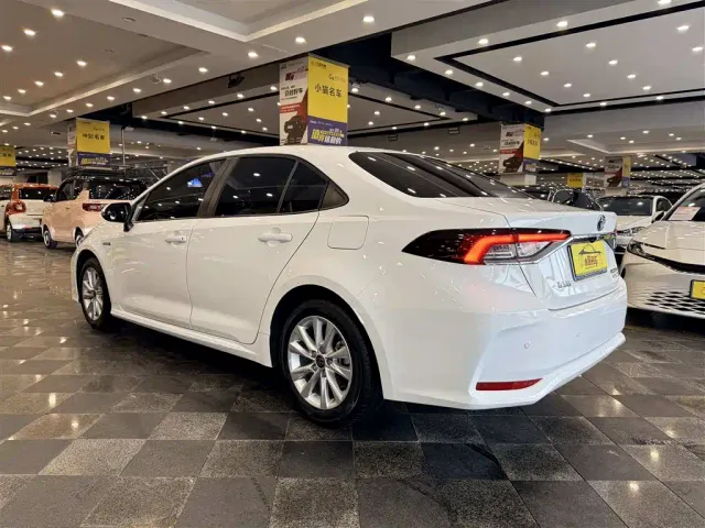 Toyota Corolla — Фото автомобиля 12