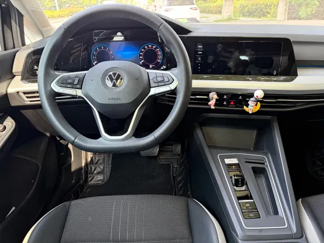 Volkswagen Golf — Фото автомобиля 11