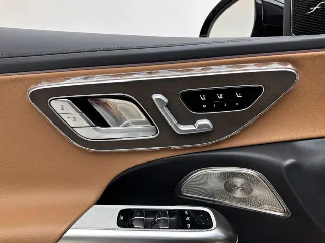 Mercedes-Benz E-Class — Фото автомобиля 15