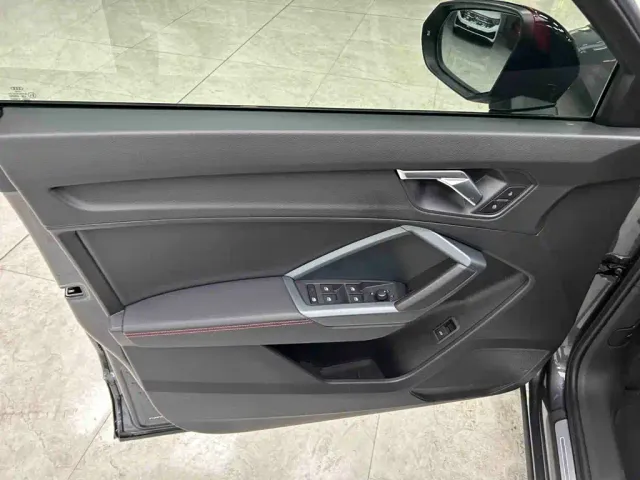 Audi Q3 — Фото автомобиля 13