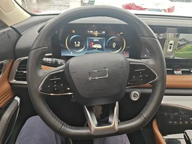 Besturn Bestune T99 2023 2.0T Automatic Premium (8AT) — Фото автомобиля 10