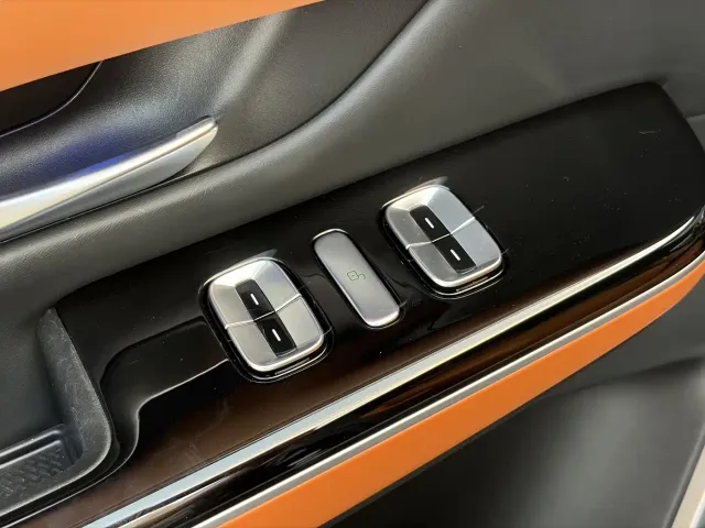 Xpeng G9 — Фото автомобиля 12