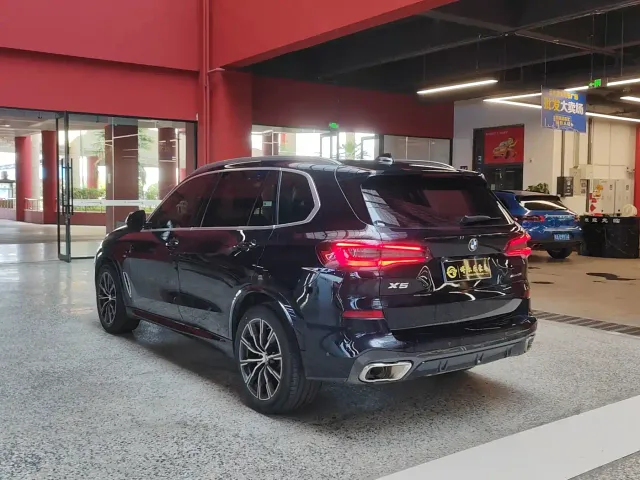 BMW X5 — Фото автомобиля 4