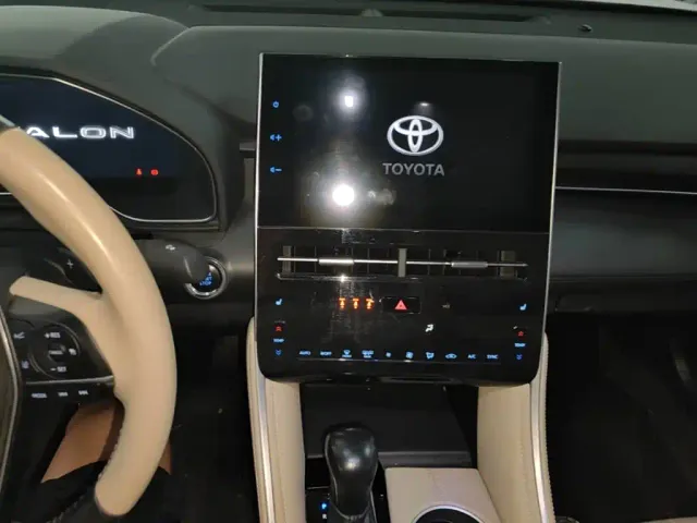 Toyota Avalon — Фото автомобиля 12
