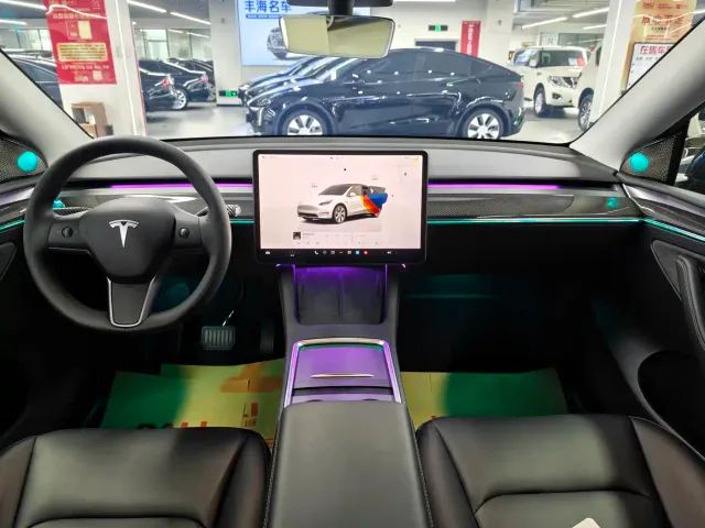 Tesla Model Y — Фото автомобиля 4