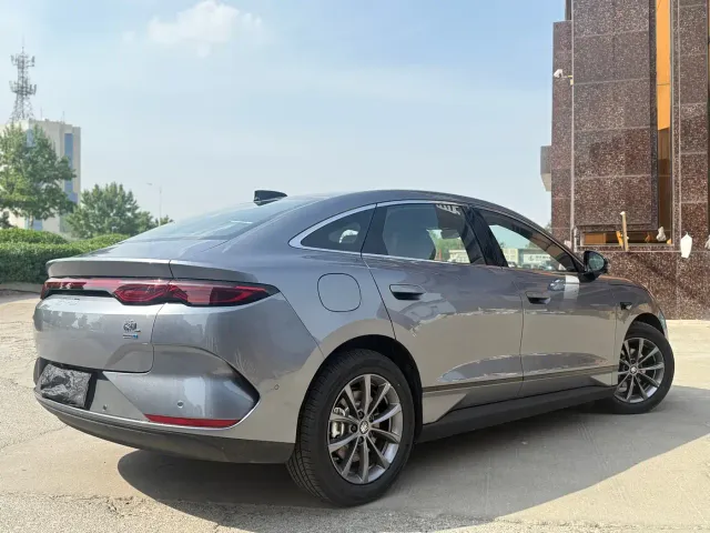 BYD Qin L — Фото автомобиля 7