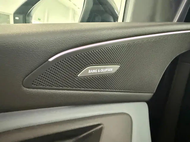 Audi Audi Q6L Sportback e-tron 2025 Pioneer Navigation Edition — Фото автомобиля 17