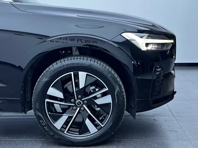 Volvo XC60 — Фото автомобиля 6
