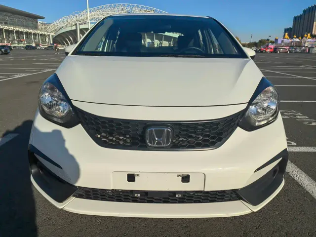 Honda Fit — Фото автомобиля 3
