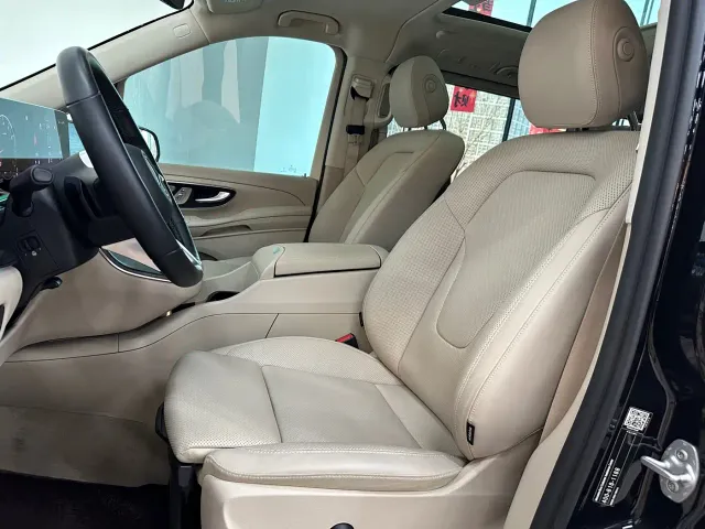 Mercedes-Benz V-Class — Фото автомобиля 16