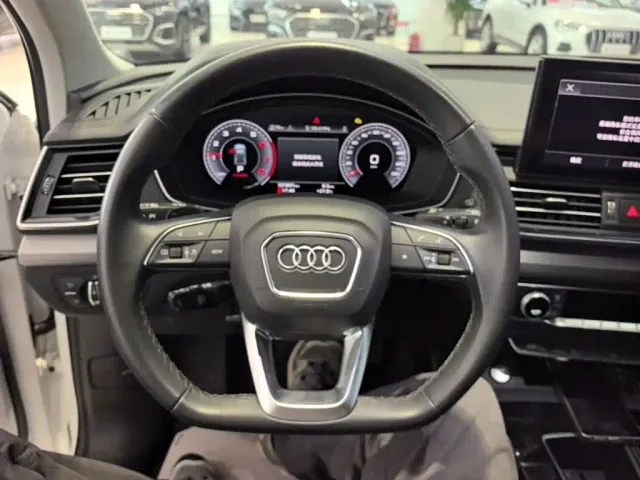 Audi Q5L — Фото автомобиля 10