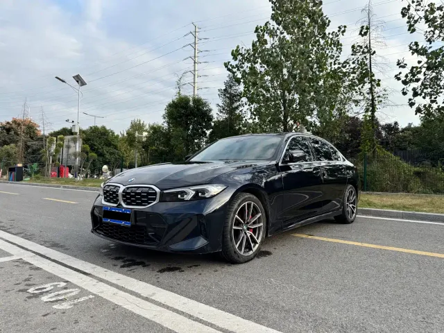 Фотография автомобиля — BMW 3 Series