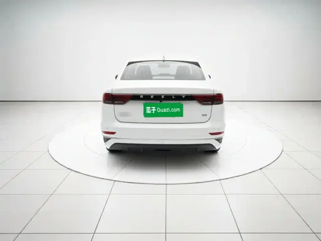Geely Emgrand — Фото автомобиля 5