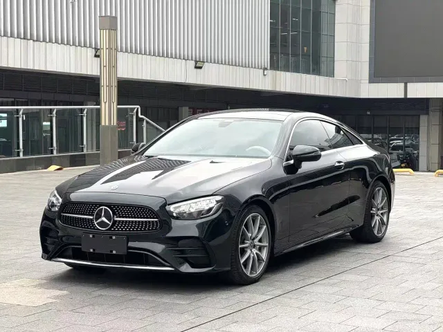 Фотография автомобиля — Mercedes-Benz E-Class